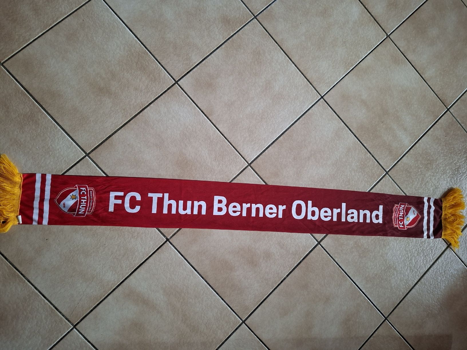 FC Thun Foulards, Tücher & Schals: FC Thun Fussball Fan Schal – Gebraucht aus Schwanden Sigrisw von cadieux71