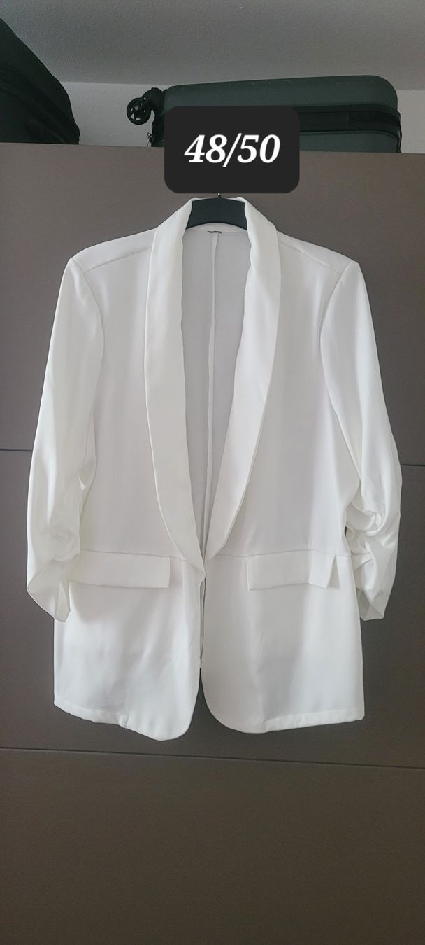 Jacken: Blazer blanc taille 48/50 état neuf  – Neu (gemäss Beschreibung) aus Vevey von x_y_f