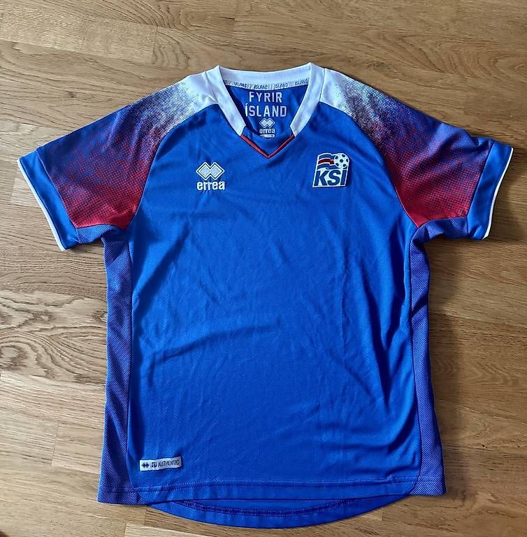 Leibchen & Hosen: Original Errea Island Trikot Gr. S – Gebraucht aus Egliswil von Saali87