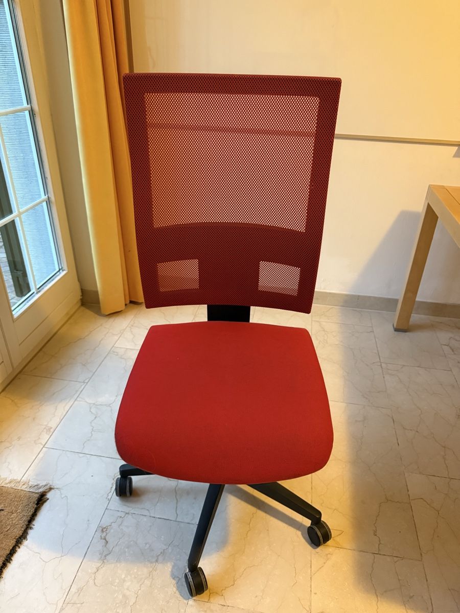 Stühle: Bürostühle – Gebraucht aus Berikon von Sigz