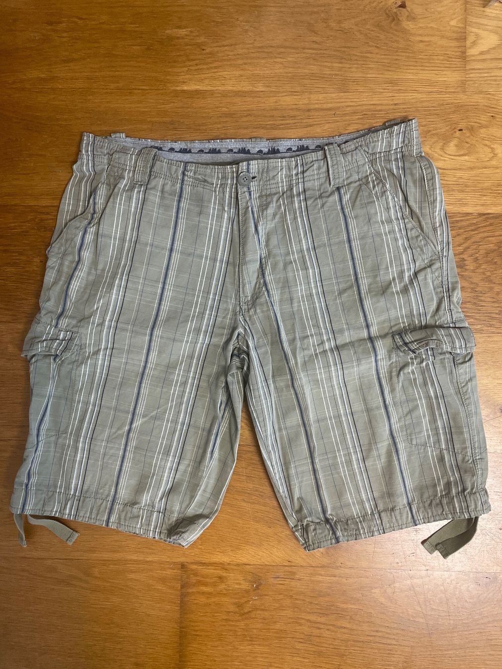Nike Hosen: Nike kurze Hose Cargohose Herren XL – Gebraucht aus Pieterlen von sheriff111
