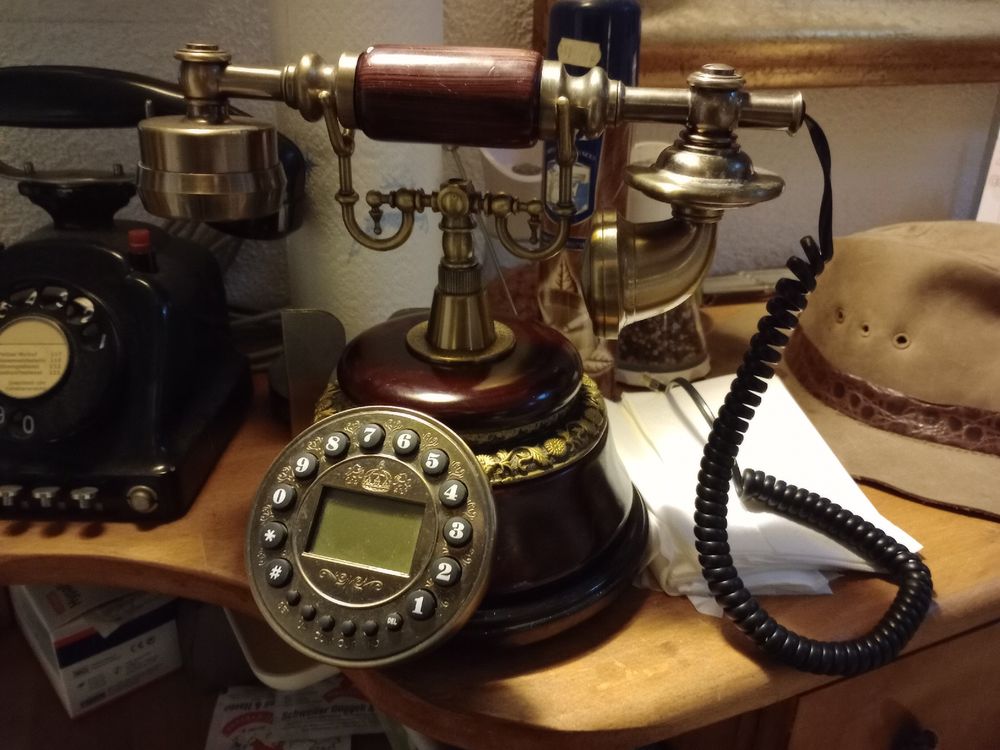 Retro Telefon im Antik Design – Ein Blickfang! (Gebraucht) in zürich ...