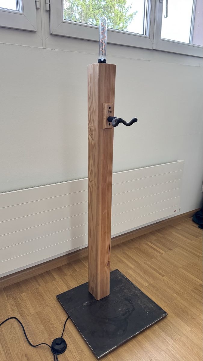 Supporti per strumenti musicali & leggii: Individueller Gitarrenständer Gitarrenhalter – Usato da Reinach BL venduto da tobijah42 1