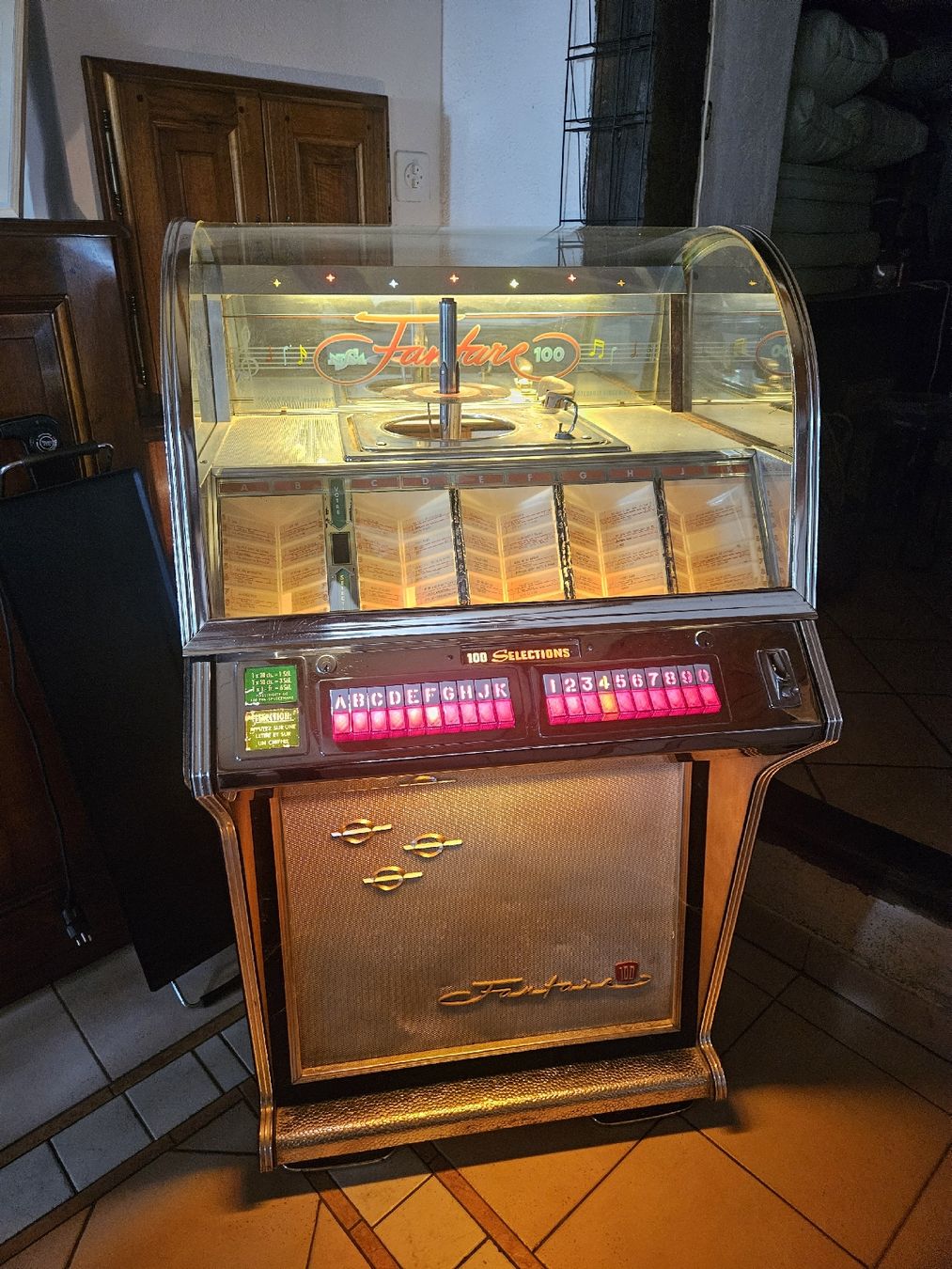 Jukebox: Jukebox NSM Fanfare 100 – Difettoso da Mont-sur-rolle venduto da Otsilab 3