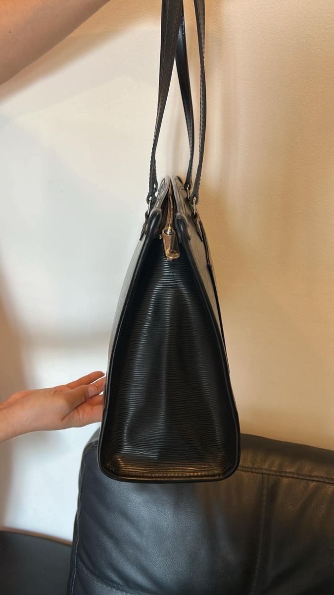 Louis Vuitton Borse da donna: LOUIS VUITTON Epi Madeleine Black – Usato da Widnau venduto da Pukpan_99 4
