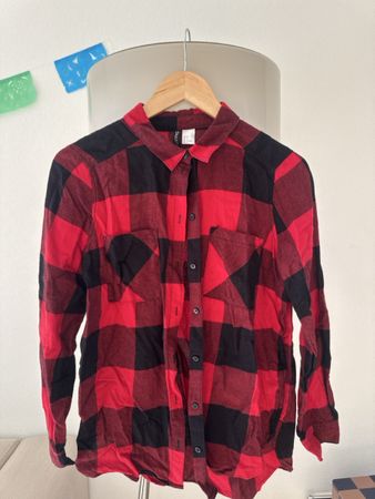 Checked shirt black red
