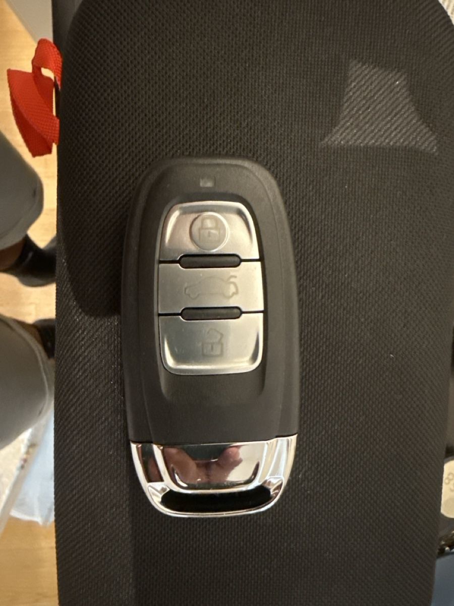 Audi Schlüssel: Audi Schlüssel Leer rohling mit Chip  – Neu (gemäss Beschreibung) aus Grenchen von Leonardo29 2