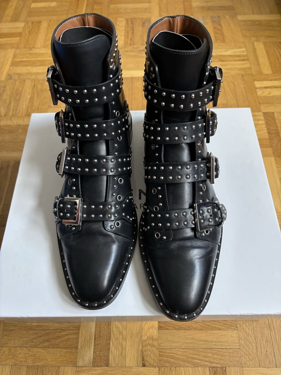 Givenchy Chaussures femmes: Givenchy boot 41 – D'occasion à Ostermundigen par Delphine74 1
