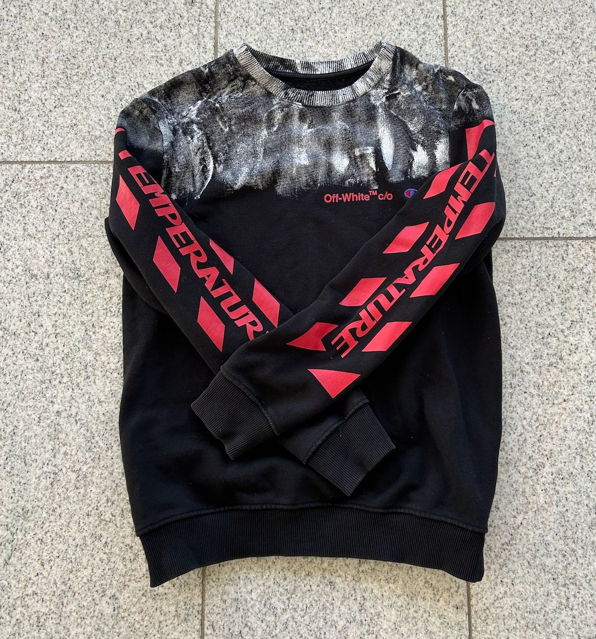 Pullover & Sweatshirts: Off White Pullover Kooperation Champion Grösse S – Gebraucht aus Thalwil von Baboo010