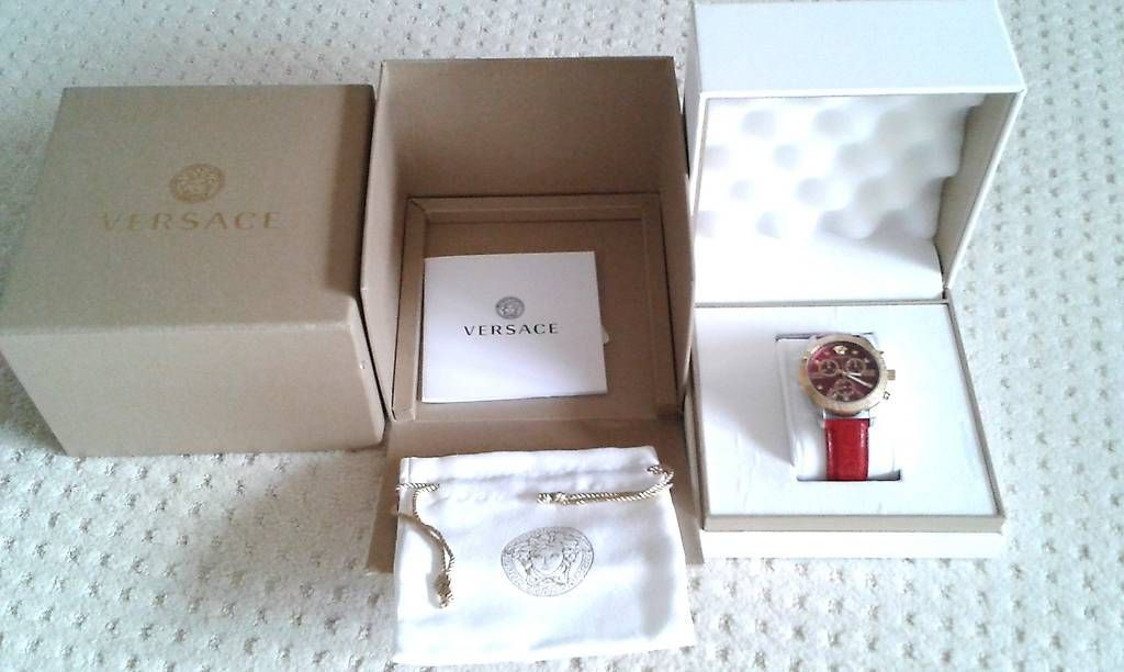 Versace Orologi: Original Versace Uhr Greca, rot, neu und original verpackt – Nuovo e nell'imballaggio originale da Adliswil venduto da JanineT. 1