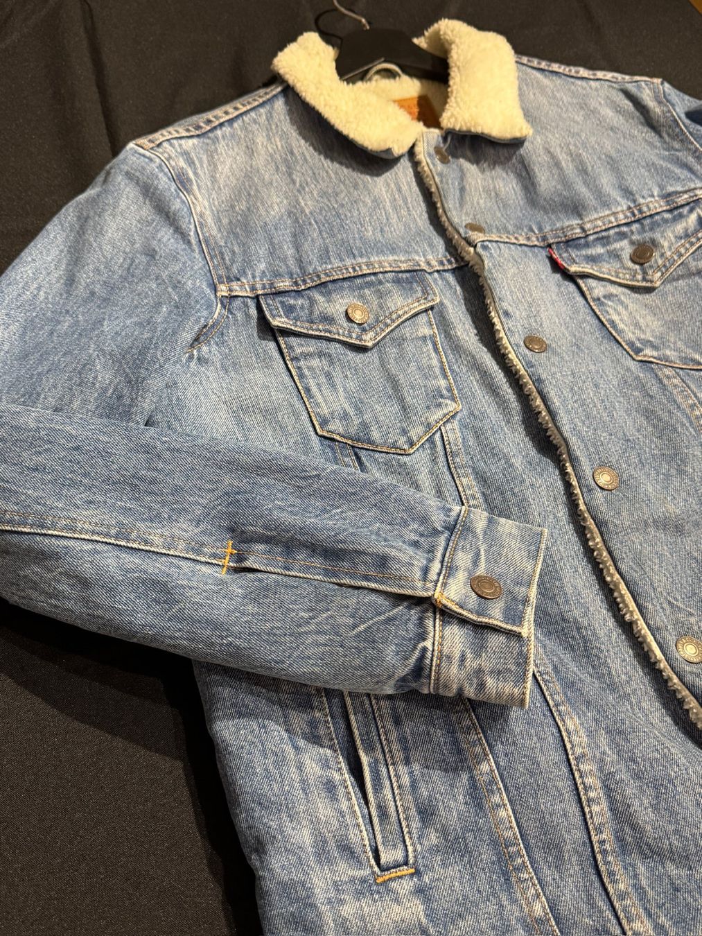 Levi's Giacche: LEVI'S SHERPA "MADE IN U.S.A" DENIM JACKET SZ: M – Usato da Cortaillod venduto da Stay_Alive_vintage 3