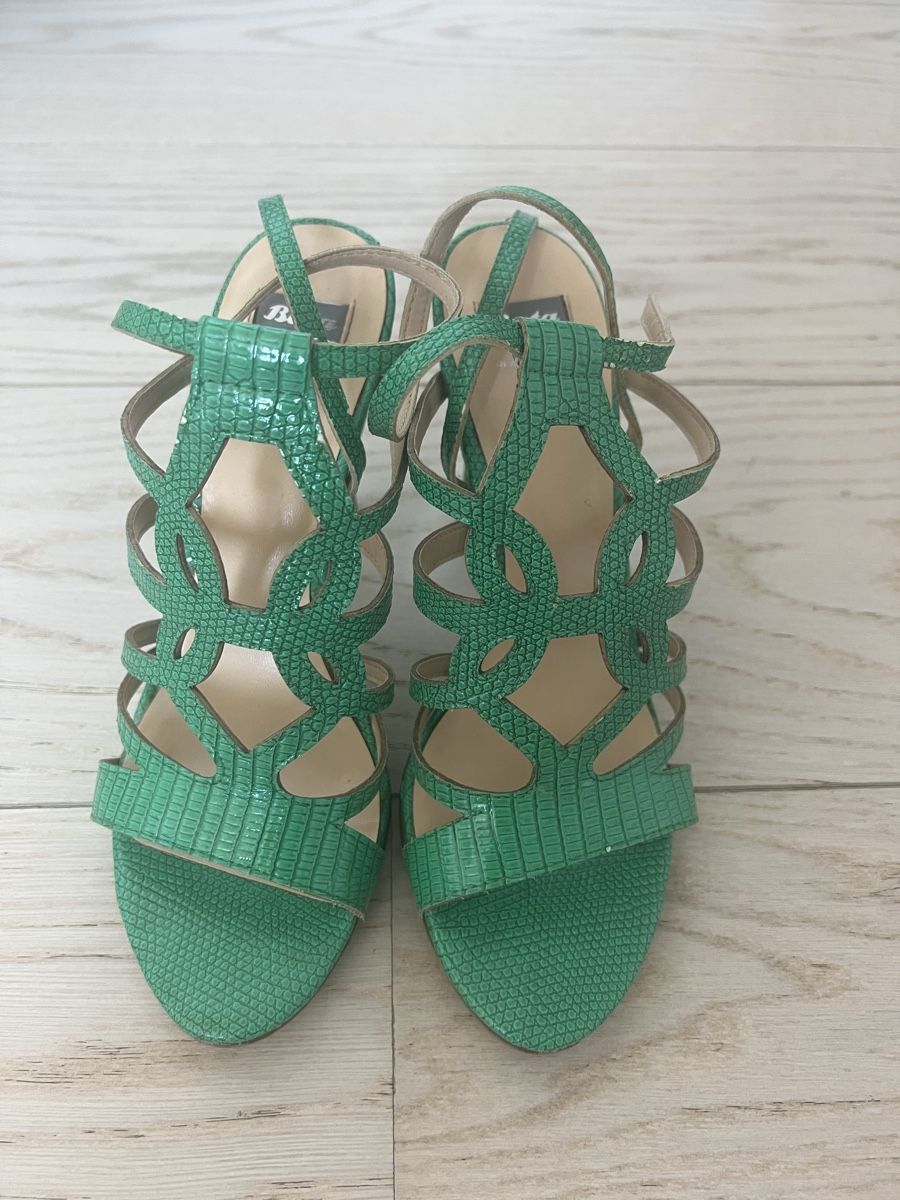 Scarpe da donna: Trendy shoes from Bata – Usato da Dully venduto da rev_l7jp