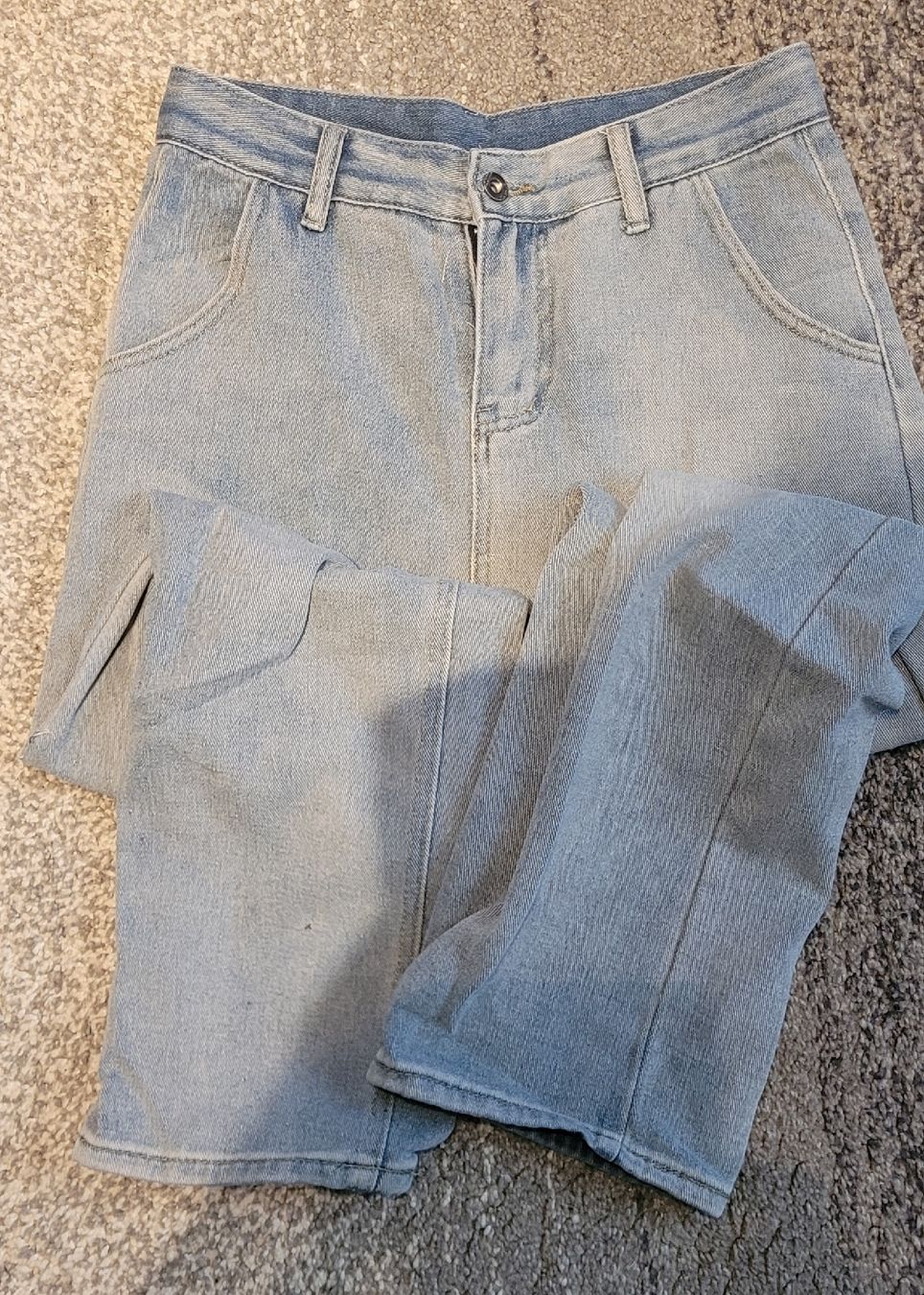 Jeans: Jeans unisexe neufs  – Usato da Farvagny-le-Grand venduto da Nayanis