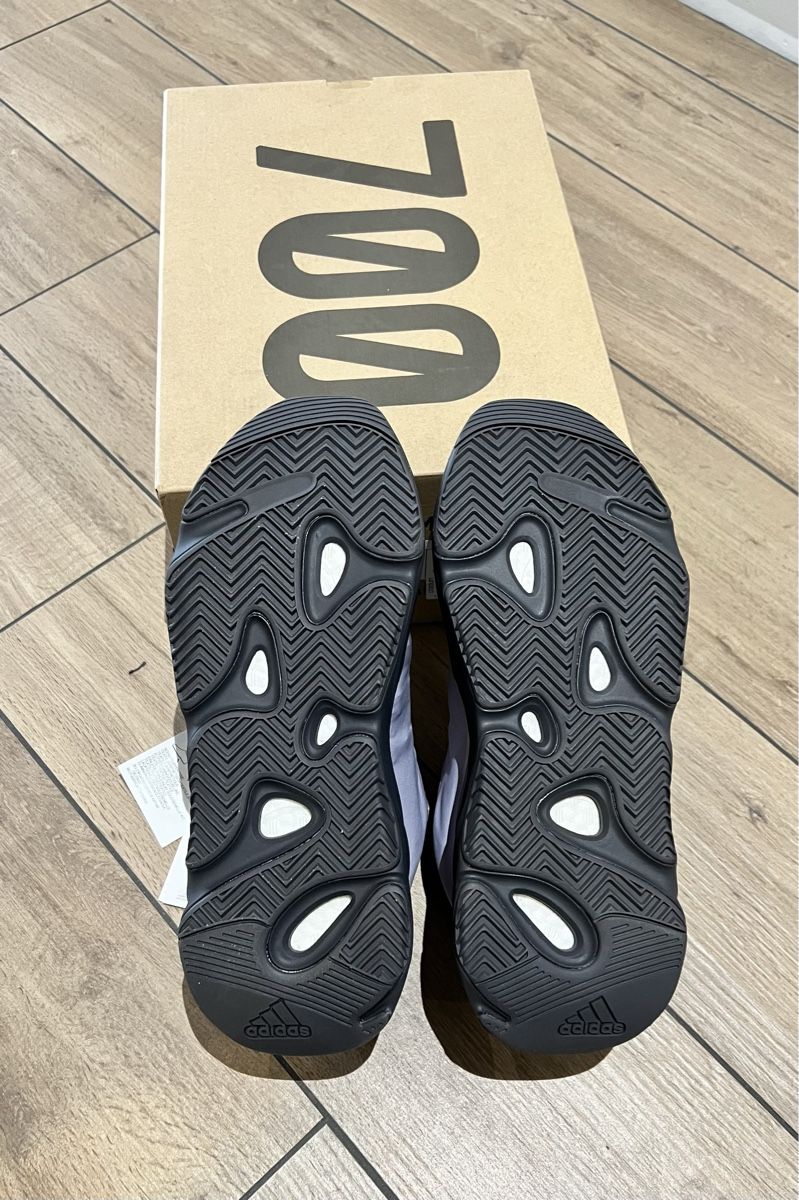 Adidas Scarpe da uomo: Yeezy 700 MNVN Geode 44 – Nuovo e nell'imballaggio originale da Savièse venduto da Cedric007 3