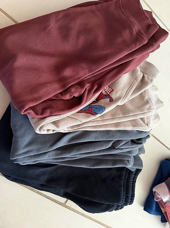 Ensembles coordonnés: XXL Kleiderpaket Jungs 128 – D'occasion à Rümlang par sunschine_90 2