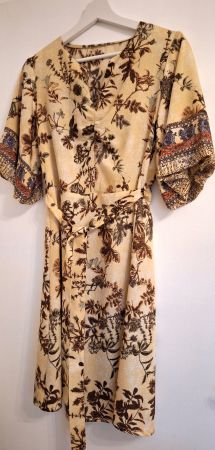 Sommerkleid mit Blumenmuster