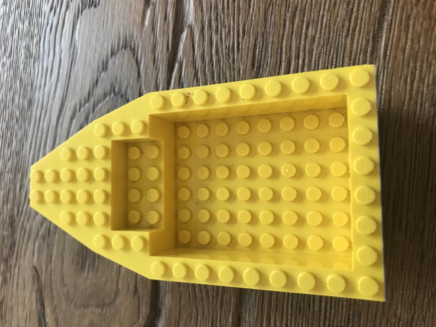 Lego Giocattoli: LEGO 1x Boot 16x8 (28533) – Usato da Müntschemier venduto da Svonae