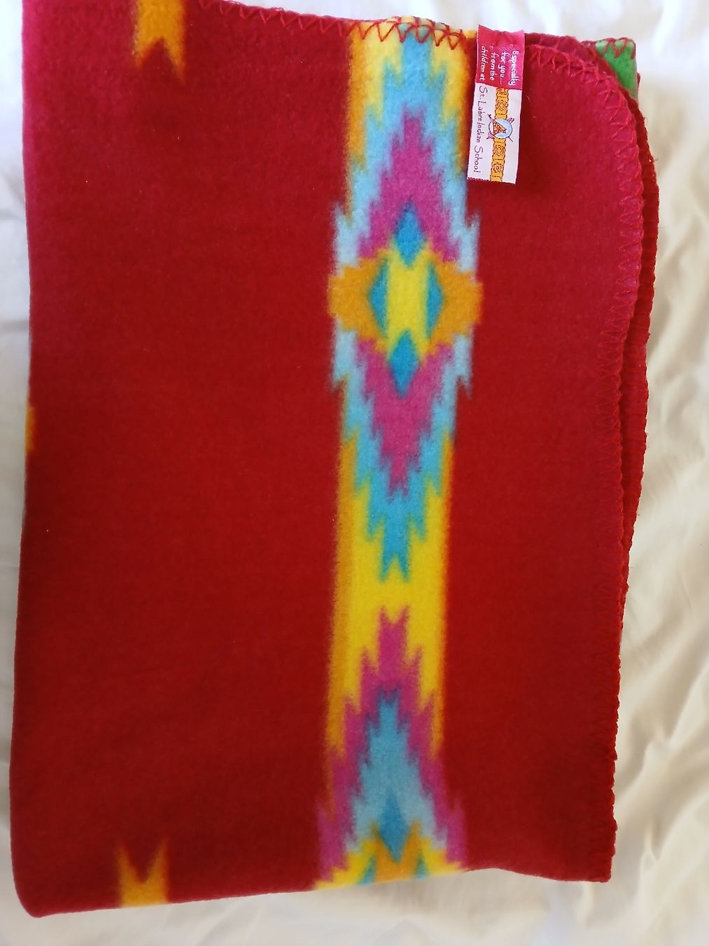 Coperte: St. Labre Indian School Decke rot mit Muster Polyester – Usato da Dübendorf venduto da LoRi-2026 2