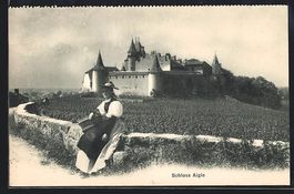 Aigle, Blick zum Schloss, Schweizerin in