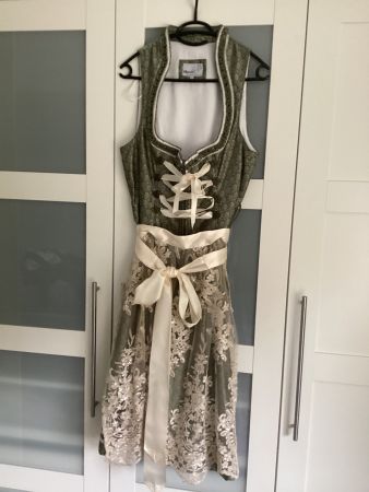 Trachtenmode Dirndl