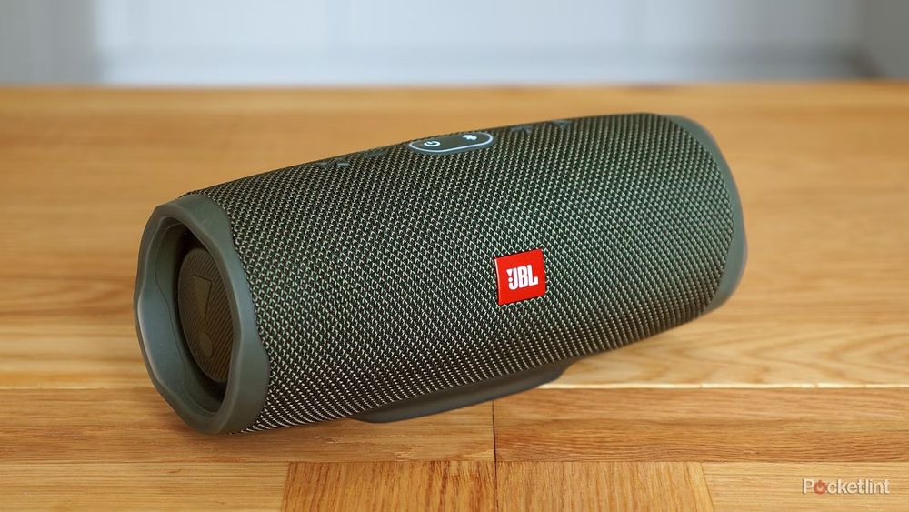 JBL Charge 4 super état Bluetooth + entrée audio Boombox (Gebraucht) in ...