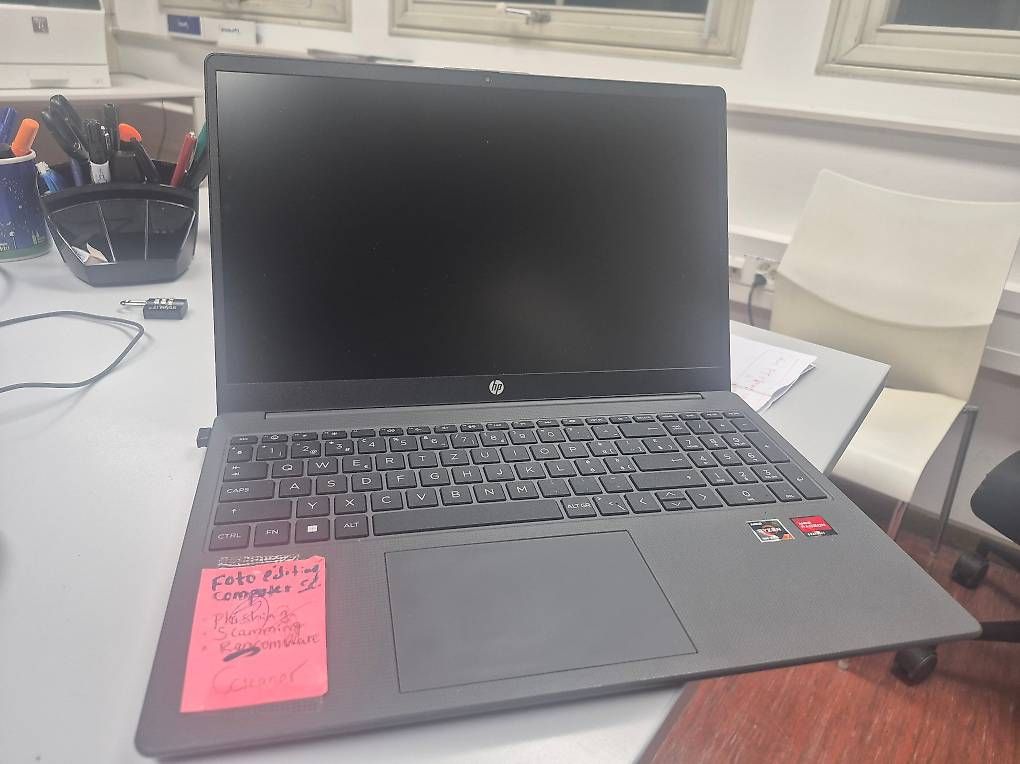 Notebook: laptop hp – Usato da Biel/Bienne venduto da Kibret