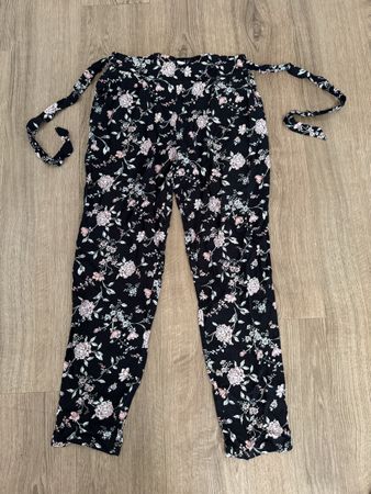 Chicorée Stoffhose Sommer Hose schwarz rosa Blumen Gr. S