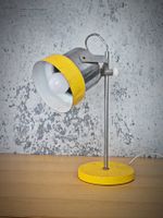 Robuste sowjetische Vintage-Tischlampe aus den 60er Jahren