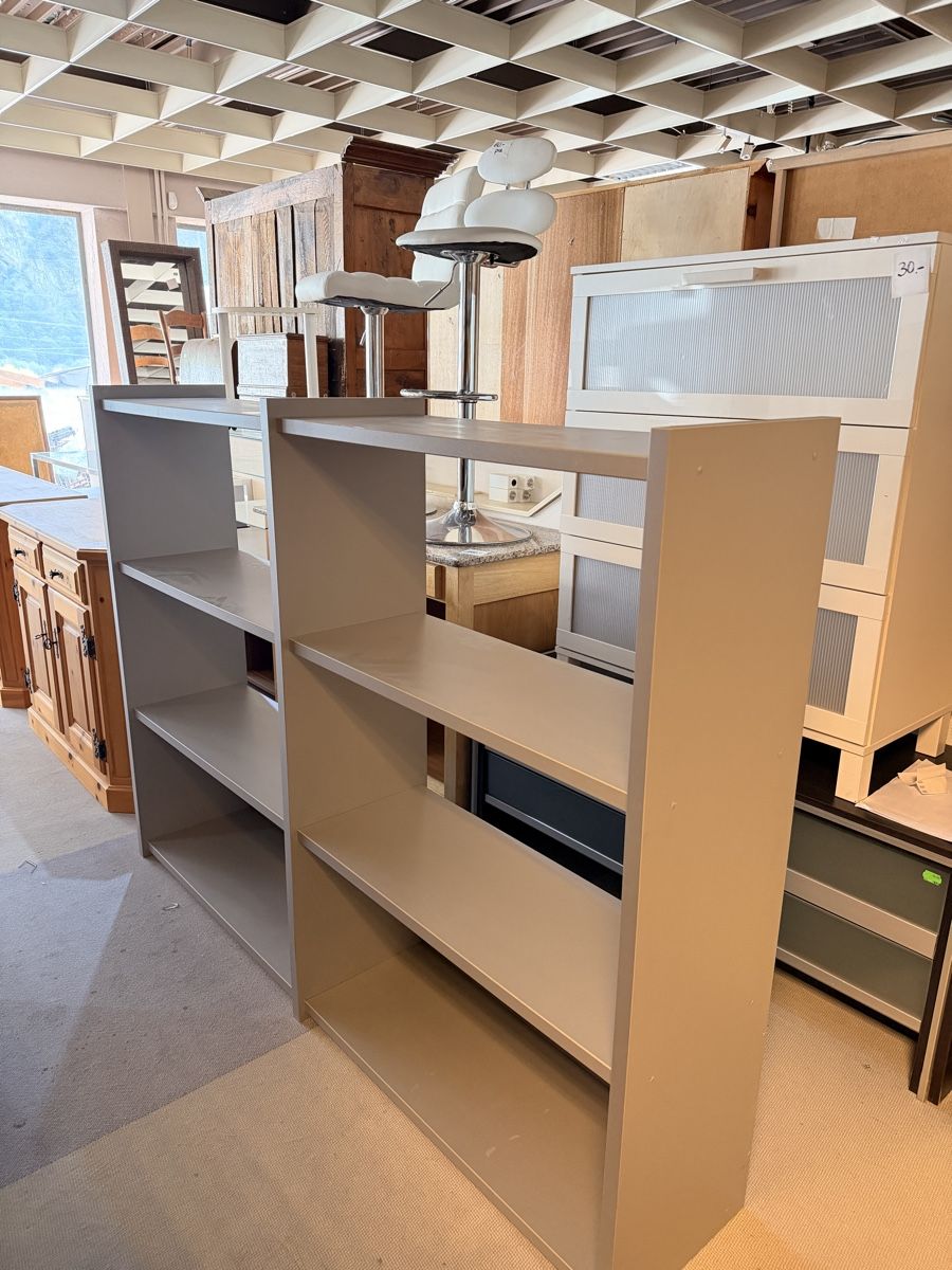 Scaffali: Meuble de rangement super qualité  – Usato da St-Maurice venduto da antikdestok