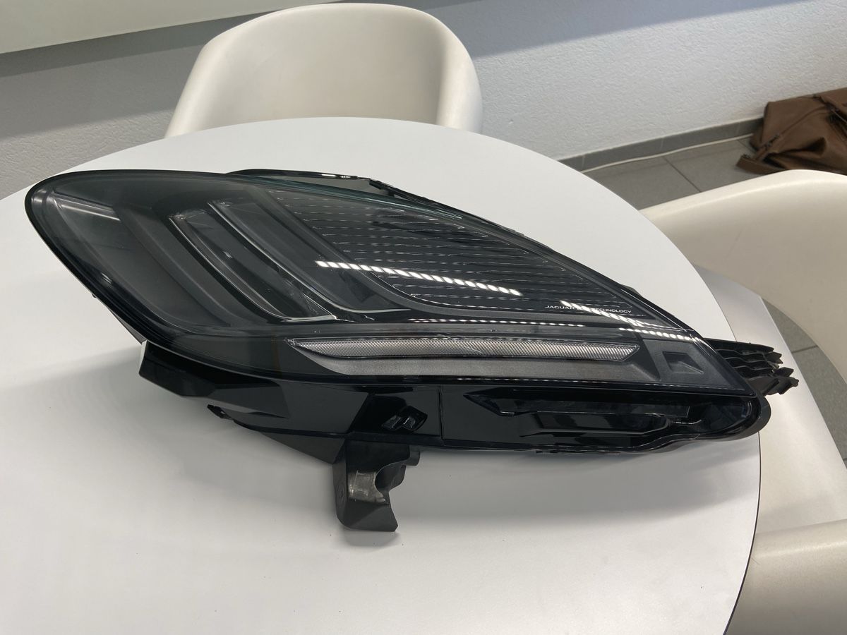 Jaguar Fari: Original Jaguar F Type Scheinwerfer rechts LED – Usato da Oberrohrdorf venduto da Ribeli71 5