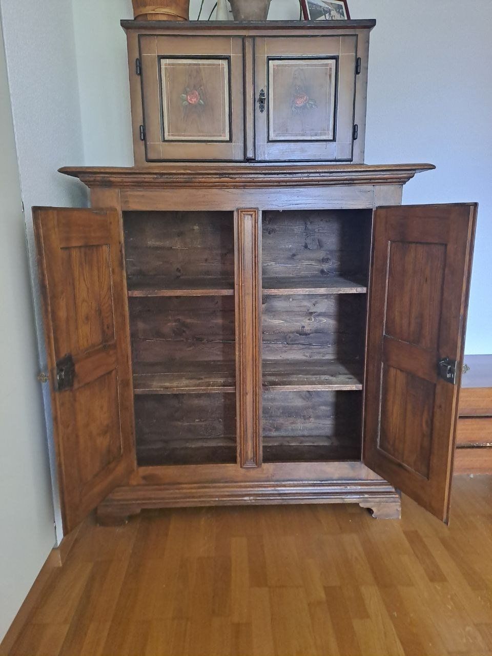 Armadi: Antiker Barock Schrank – Usato da Aeugst am Albis venduto da tulalitulala 1