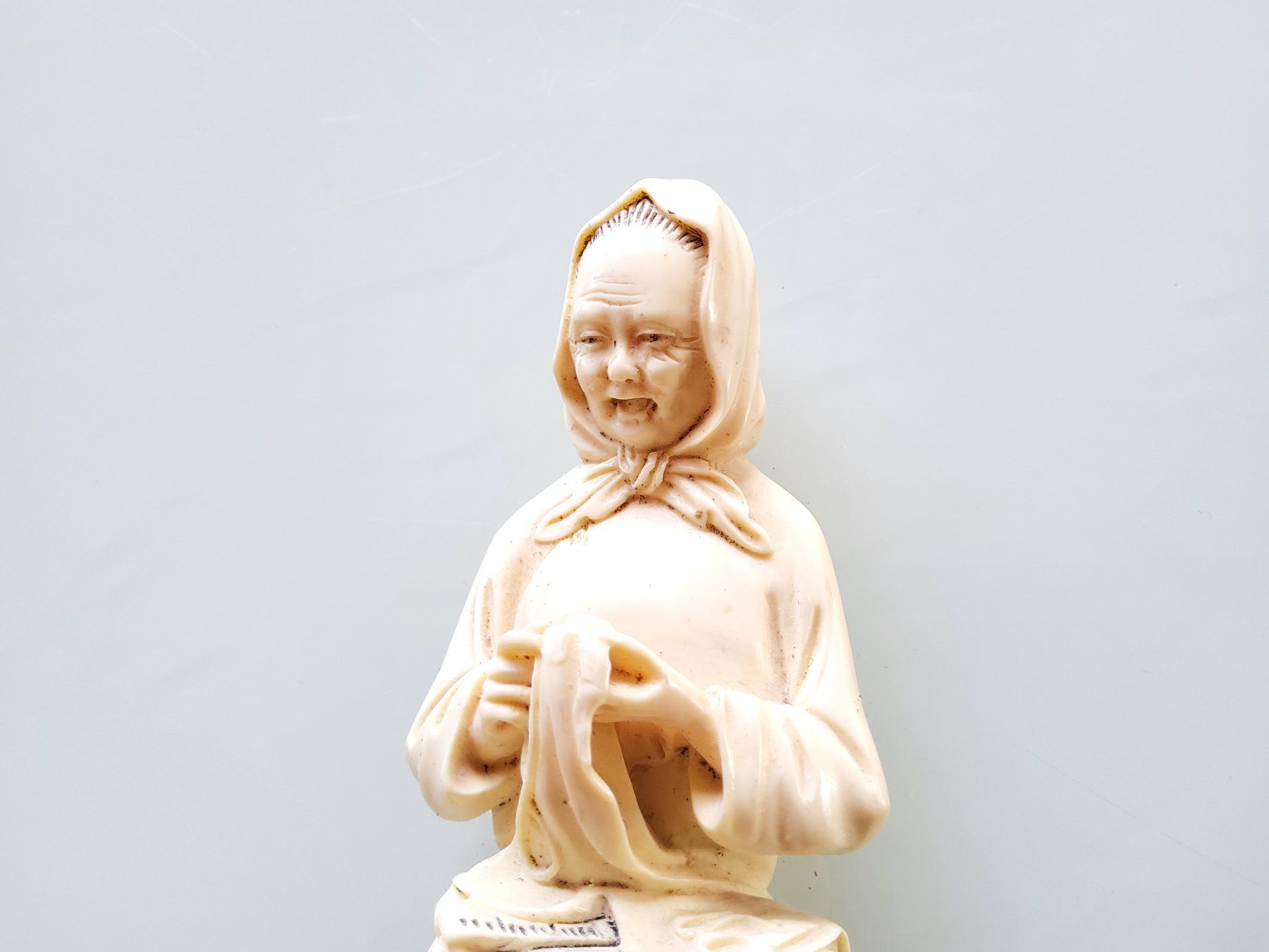 Figurines: Petite statuette signée – D'occasion à Malleray par Broc-Mo 7