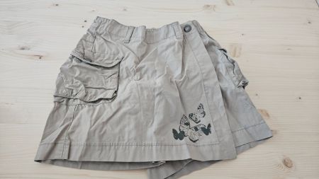 Sommer Rock/Shorts mit Schmetterlingen, Grösse 126 cm