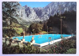 Leukerbad 1401 m, Schwimmbad mit Gemmipass