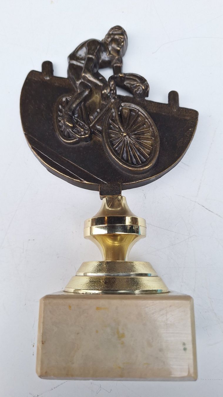 Autres collections & raretés: Velo Trophy, Radsport Trophäe, Vintage – D'occasion à Weinfelden par JoeBaer 2