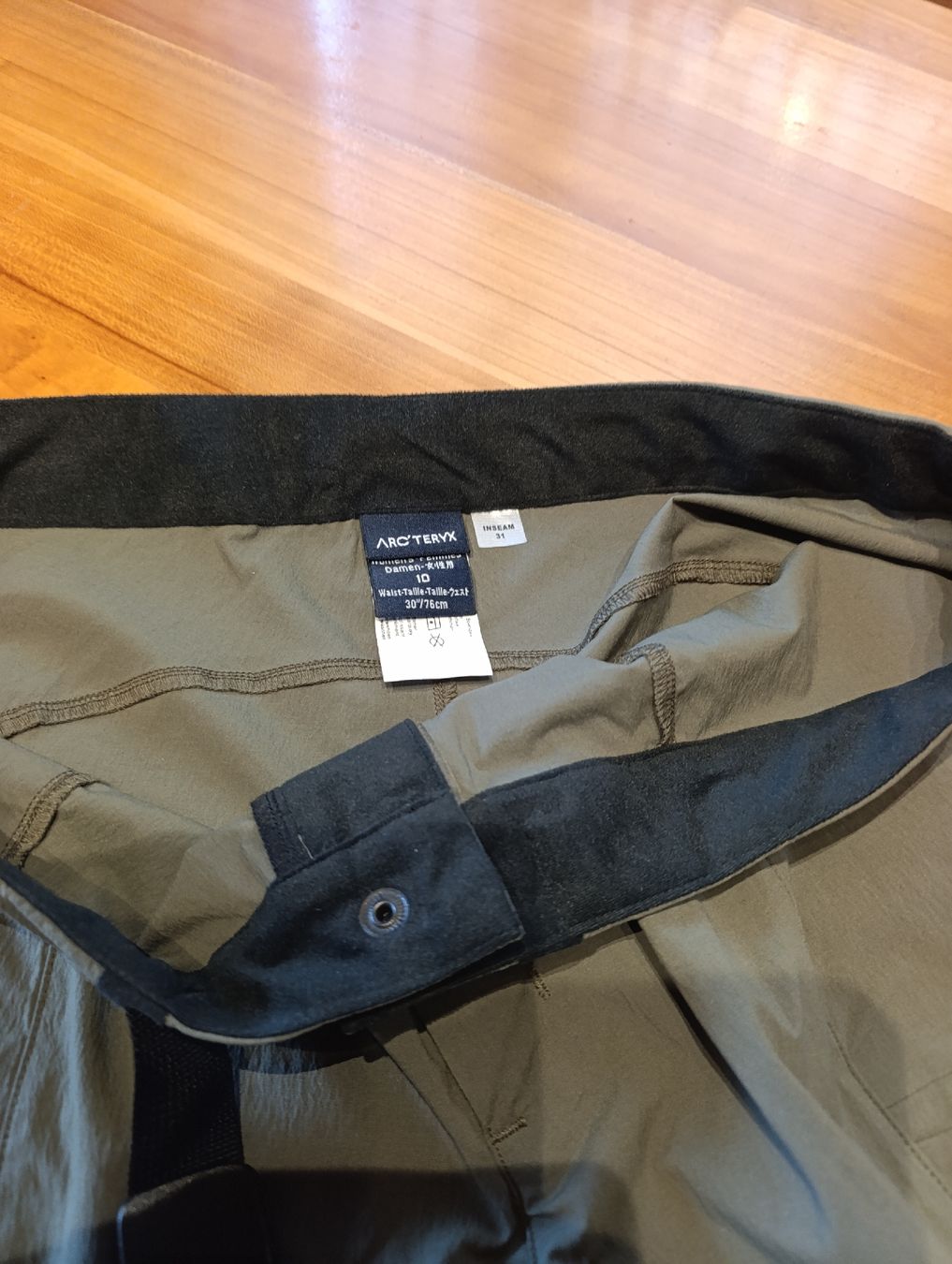 Arcteryx Pantaloni: Arcteryx Wanderhose Damen  – Nuovo (secondo la descrizione) da Oberarth venduto da sil_9dfs 5