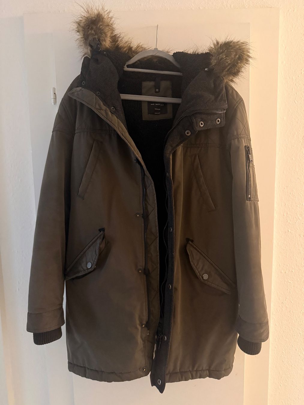 Bershka Mäntel: Bershka Winterparka – Gebraucht aus Ebikon von Piieterson