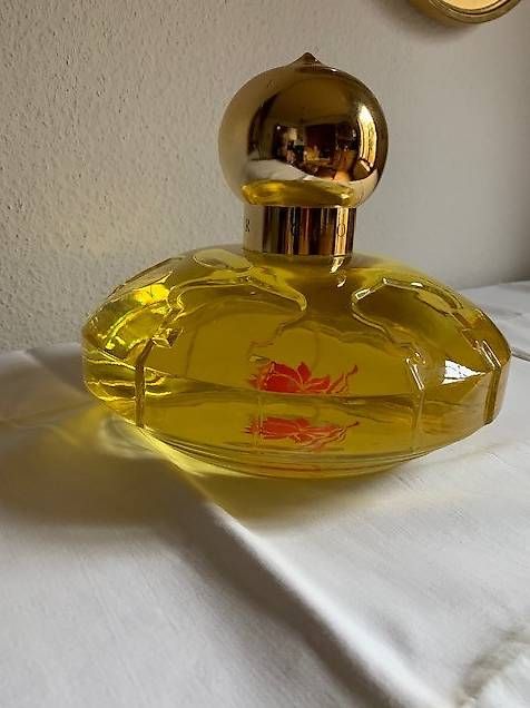 Chopard Flacons: DEKORATIVE GROSSFACTICE CASMIR VON CHOPARD – Gebraucht aus Lenzburg von mayfair02