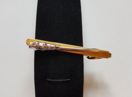 Kravattennadel