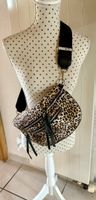 Leopardenmuster Gürteltasche mit vielen Reissverschlüssen