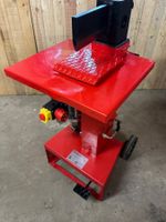 Holzspalter mit Fusspedal 8 Tonnen