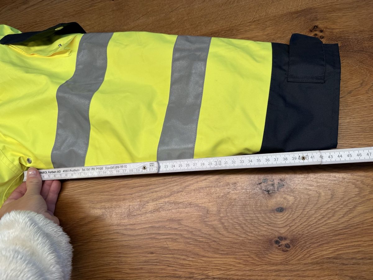 Giacche: Schutzjacke Samariter Grösse S  – Usato da Niederbüren venduto da Oetschli 7