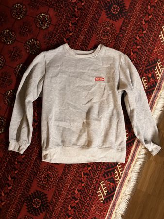 Supreme Pullover grau Grösse M gebrauchter Zustand