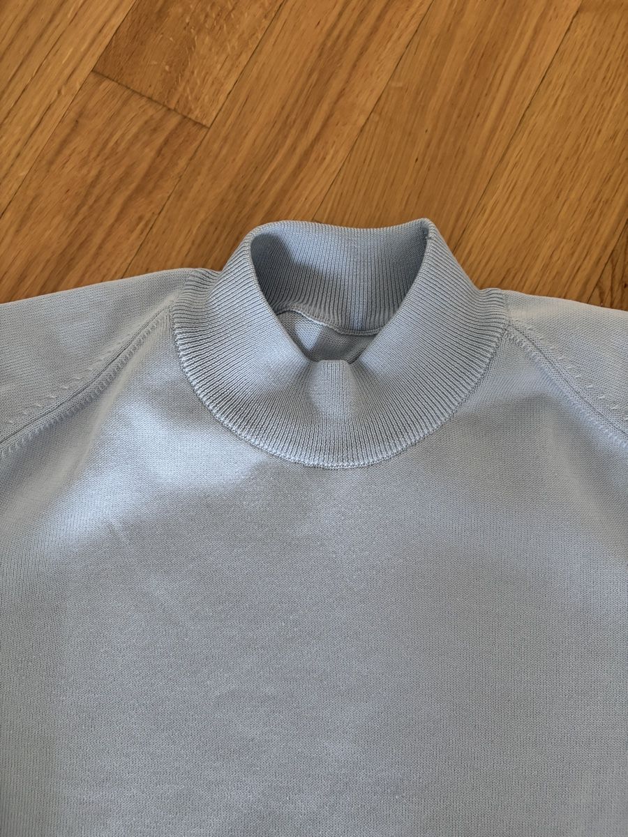 Top: Pull col montant bleu  – Usato da Bulle venduto da ali_7fns 1