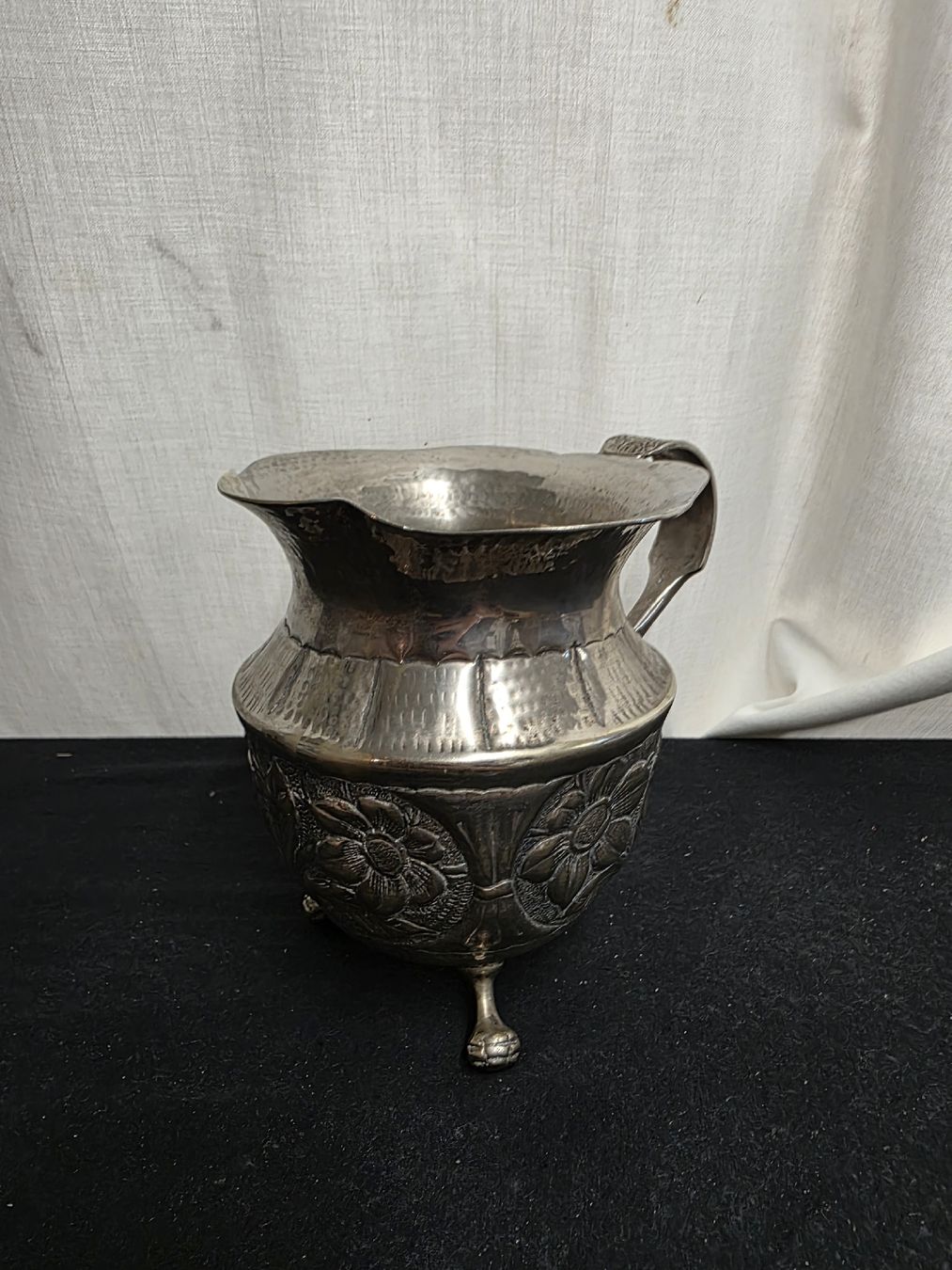 Casseroles: Krug mit Blumenmuster versilbert H 17cm Deko gebraucht – D'occasion à Wolfertswil par Antiko