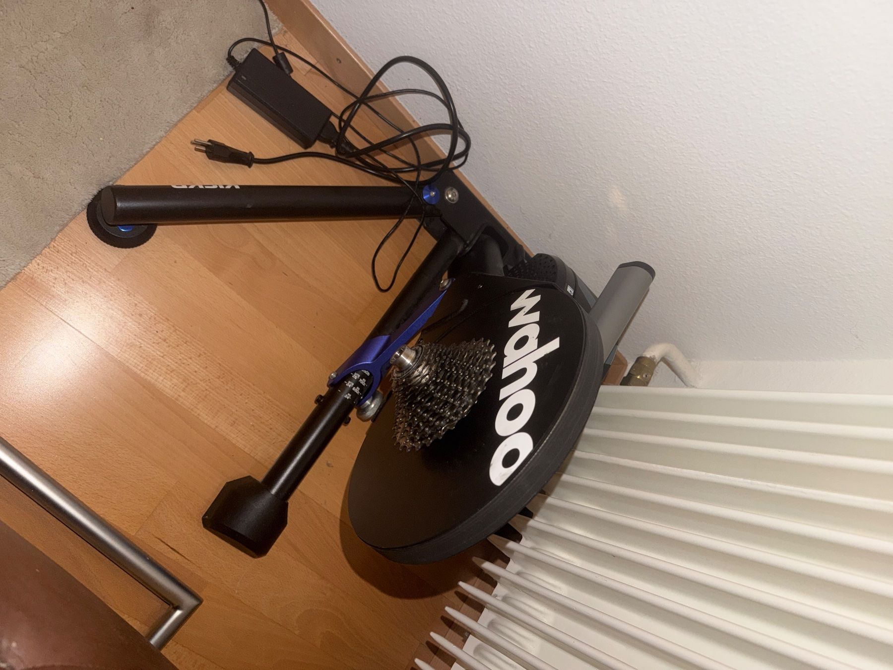 Wahoo Hometrainer: Wahoo KICKR v5 with training mat – Usato da Zürich venduto da sma_8gsb 1