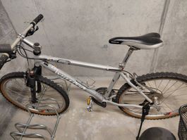 Mountain bike Wheeler 26 pollici argento usato