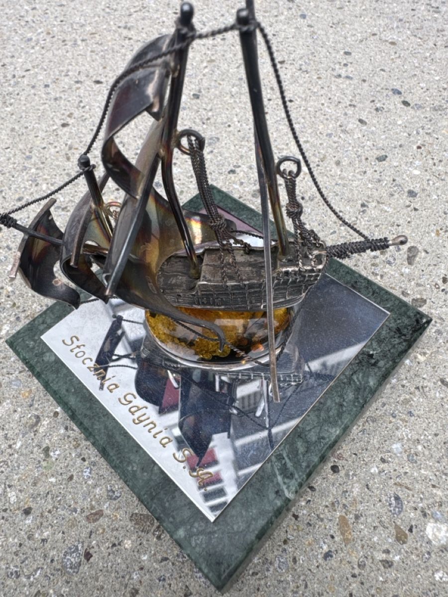 Tutte le decorazioni: Silber Segelschiff mit Bernstein auf Marmor – Usato da Zürich venduto da Brockiwelt 1