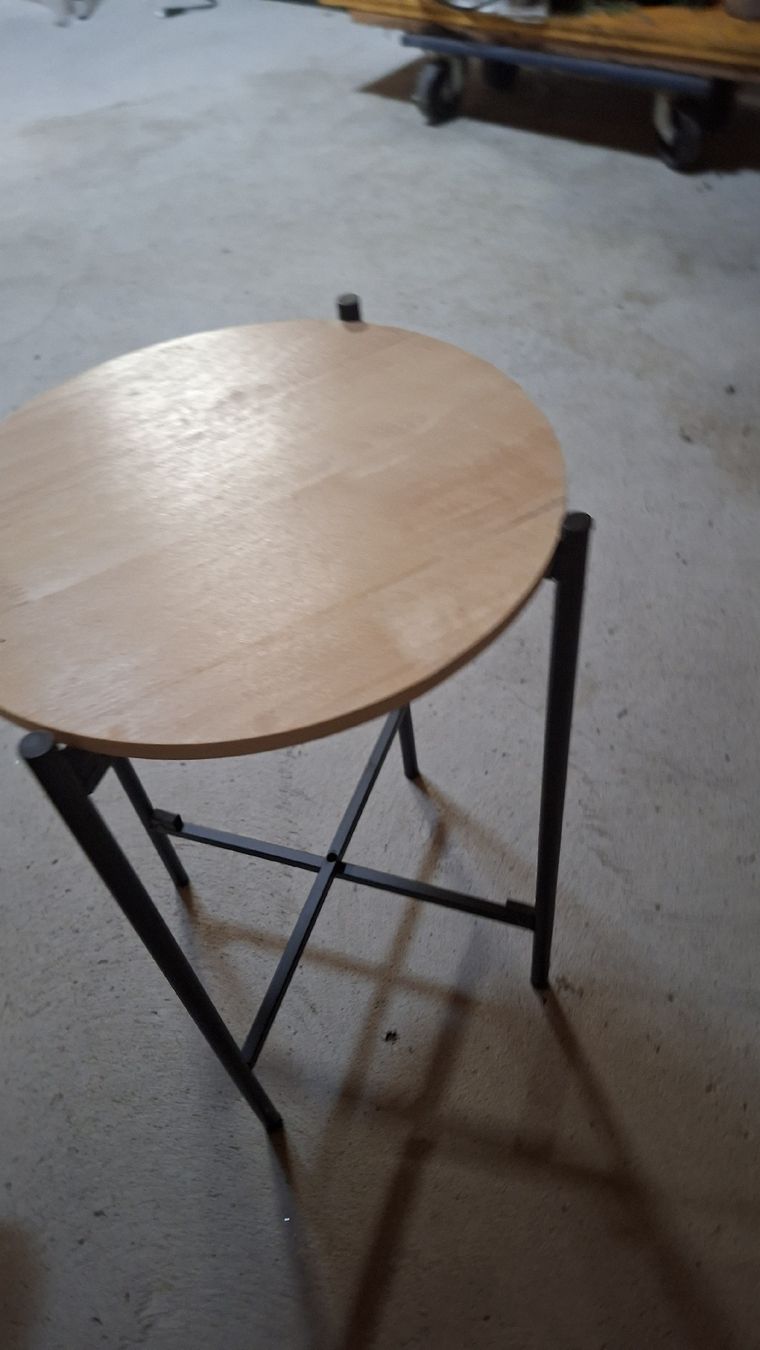Autres articles pour la maison: Blumenständer Metall/Holz – D'occasion à Hunzenschwil par donata70 2