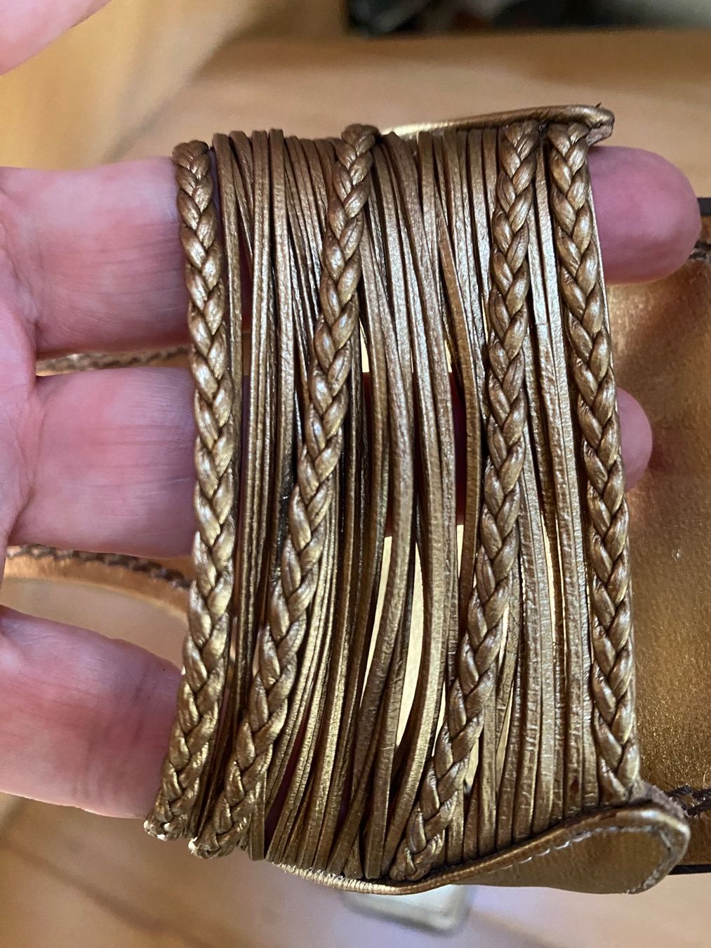 Damenschuhe: Damen Sandale Leder Goldfarbig 39 – Gebraucht aus Russikon von Honolulu-2019 2
